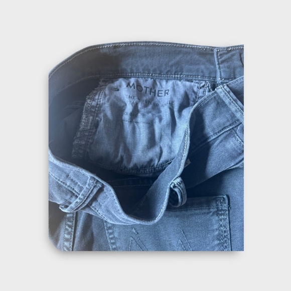 Mother High Waisted Rascal Ankle Fray in Chalk It Up - Picture 4 of 6